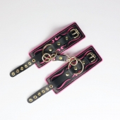 Черные кожаные наручники с розовой строчкой - Crazy Handmade - купить с доставкой в Туле