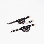 Черные кожаные наручники с клепками, кольцами и золотистой фурнитурой - Crazy Handmade - купить с доставкой в Туле