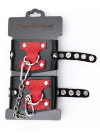 Черные наручники с красным декором и заклепками - Crazy Handmade - купить с доставкой в Туле