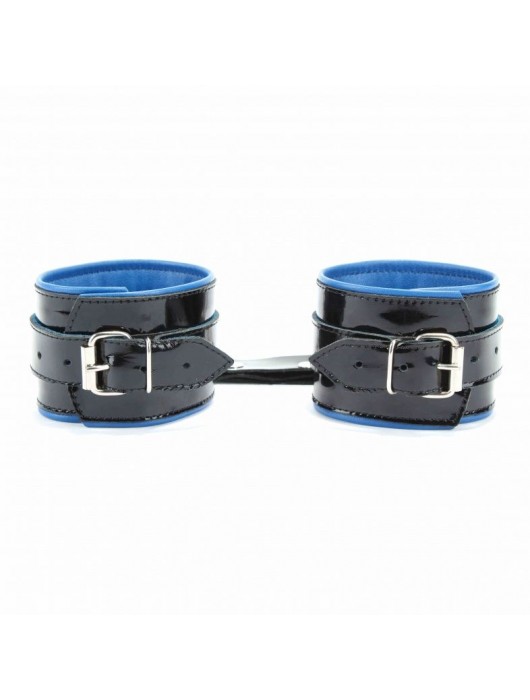 Чёрные лаковые наручники с синим подкладом - БДСМ Арсенал - купить с доставкой в Туле