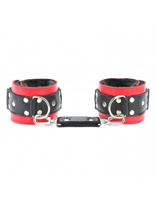 Красно-чёрные кожаные наручники с меховым подкладом - БДСМ Арсенал - купить с доставкой в Туле