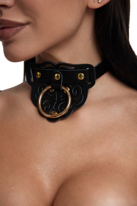Черный фигурный кожаный ошейник с золотистой фурнитурой - Crazy Handmade - купить с доставкой в Туле