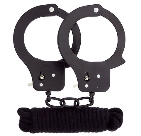 Чёрные наручники из листового металла в комплекте с веревкой BONDX METAL CUFFS LOVE ROPE SET - Dream Toys - купить с доставкой в Туле
